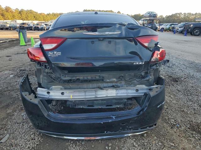 Chrysler 200 Limited Image 9