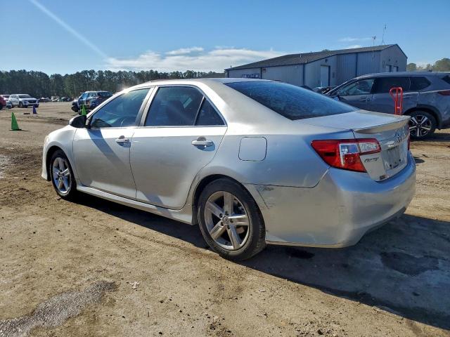 Toyota Camry L Image 2