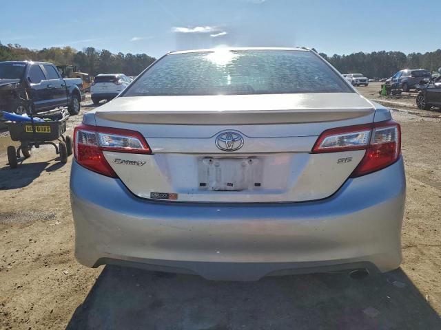 Toyota Camry L Image 9