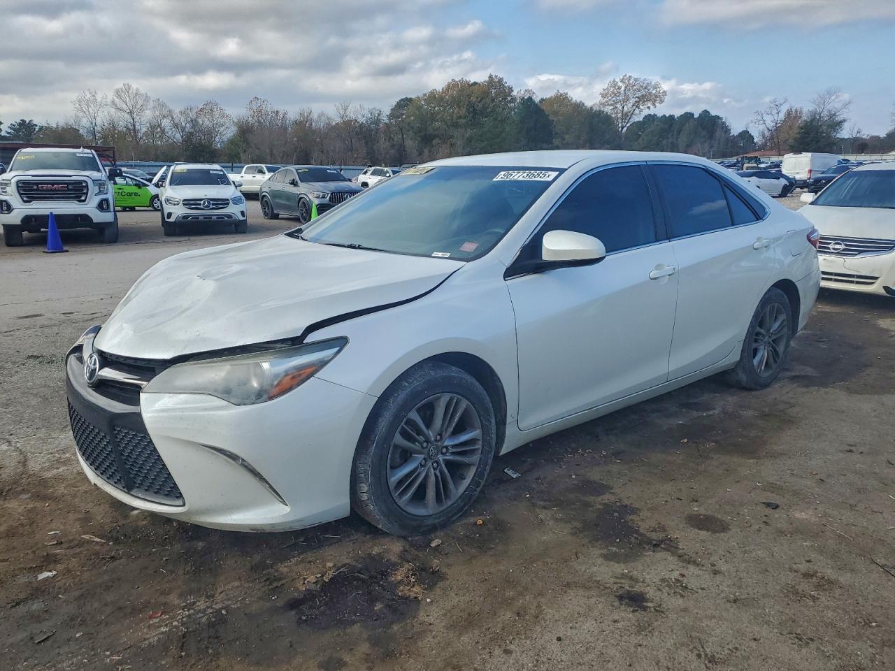 Toyota Camry Le Image 1