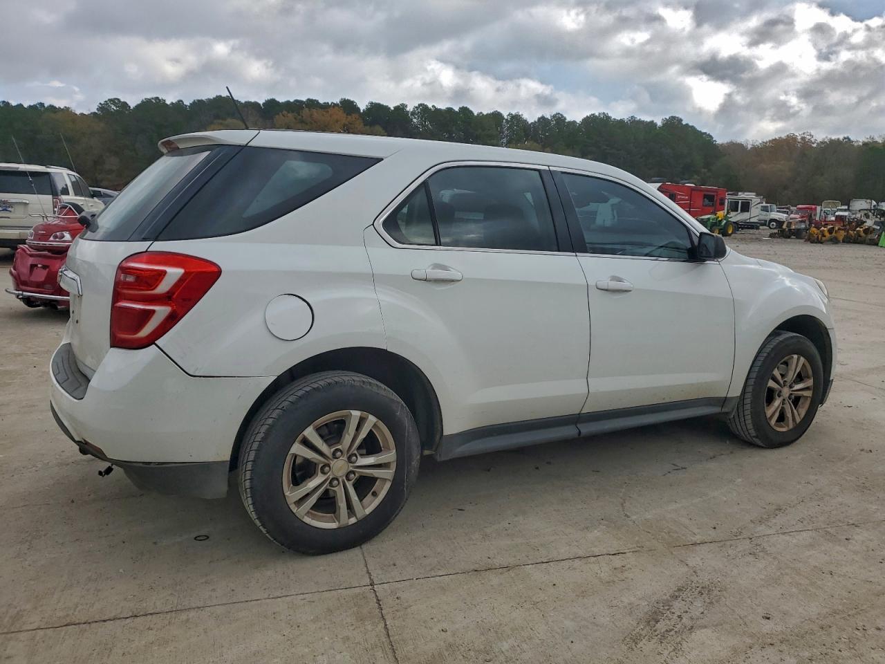 Chevrolet Equinox Ls Image 3