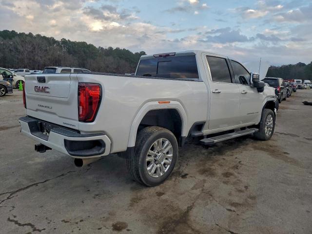 GMC Sierra K2500 Denali Image 10