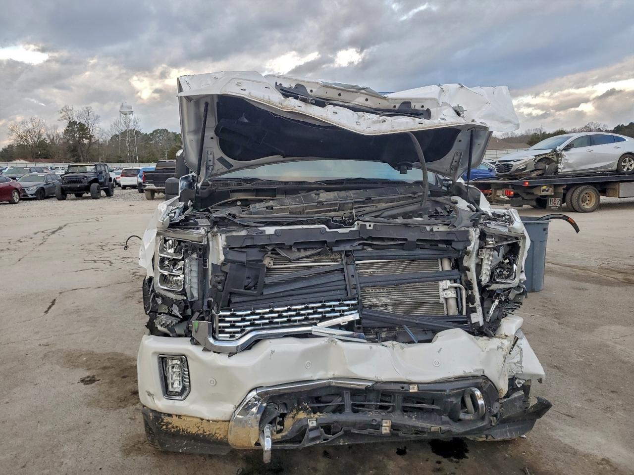 GMC Sierra K2500 Denali Image 2