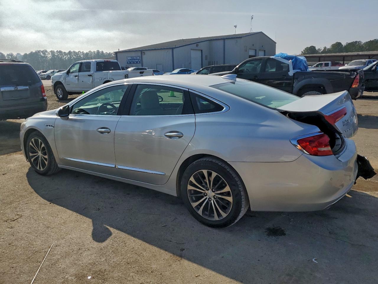 Buick LaCrosse Premium Image 2