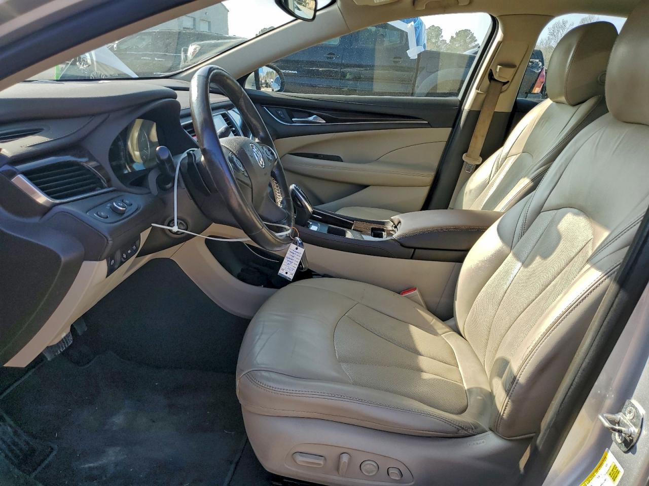 Buick LaCrosse Premium Image 10