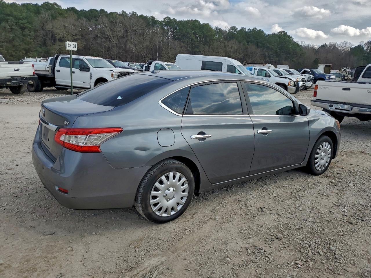 Nissan Sentra S Image 4