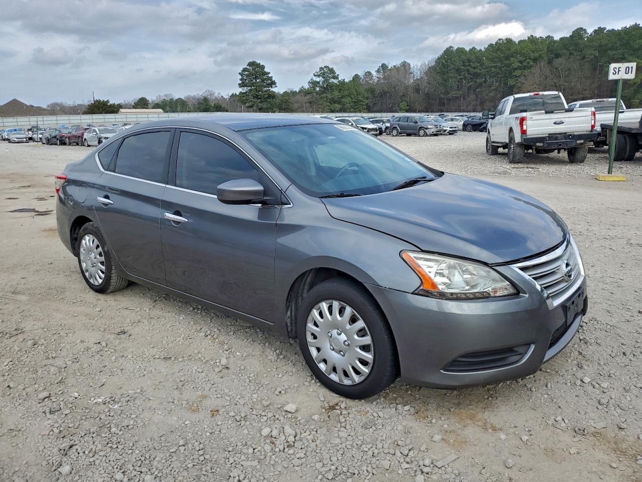 Nissan Sentra S Image 2