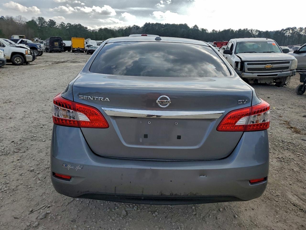 Nissan Sentra S Image 5