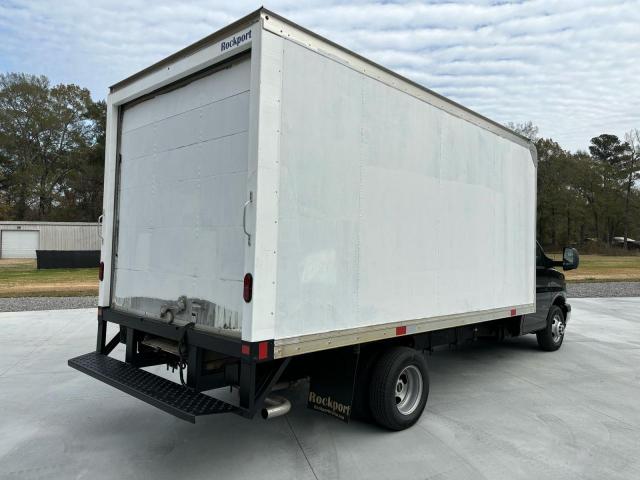 GMC Savana Cutaway G3500 Image 4