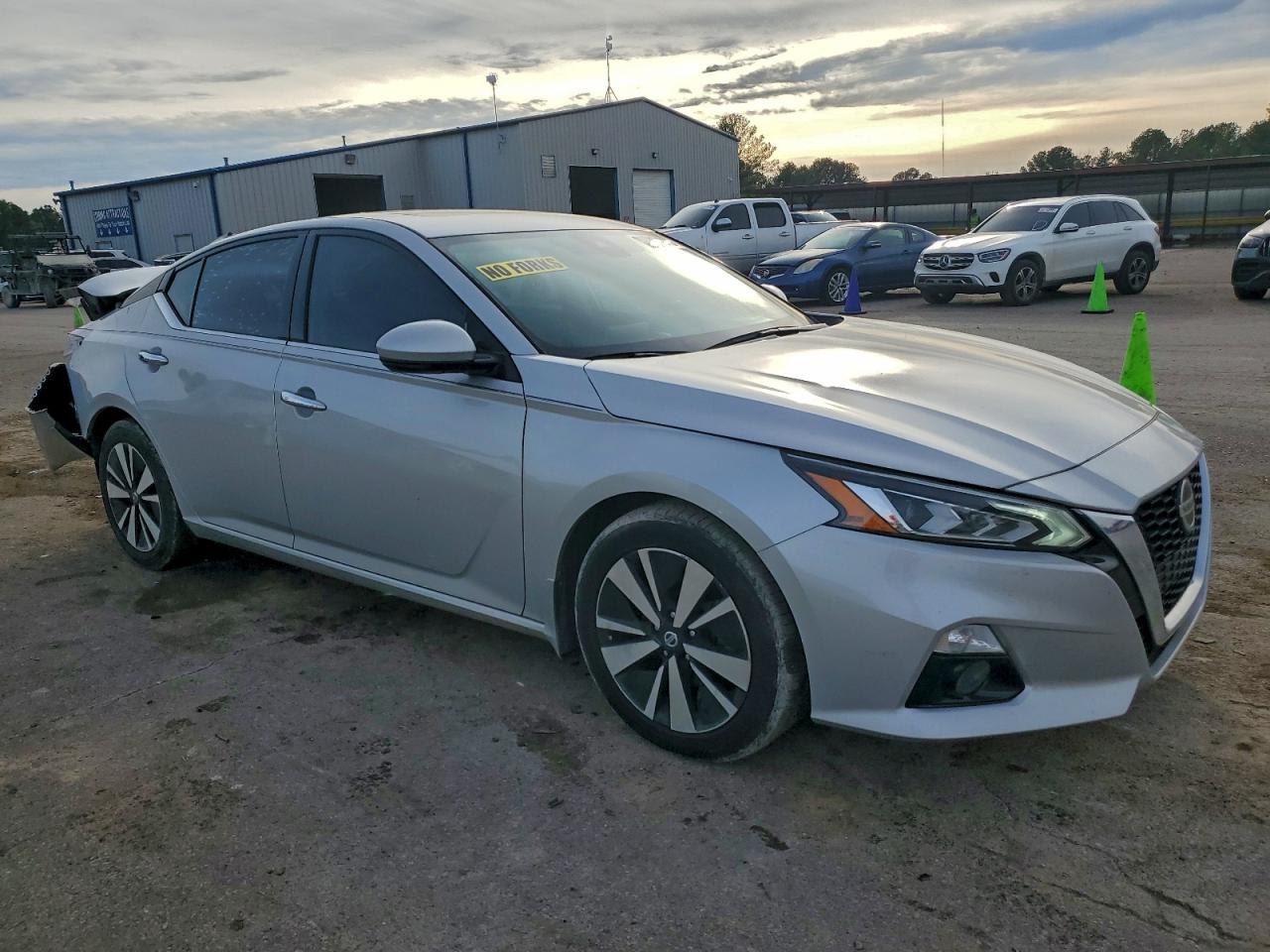 Nissan Altima Sv Image 12