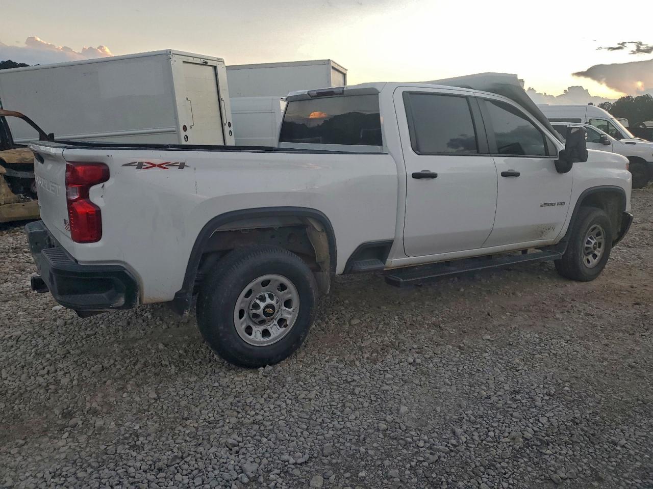 Chevrolet Silverado K2500 Heavy Duty Image 2