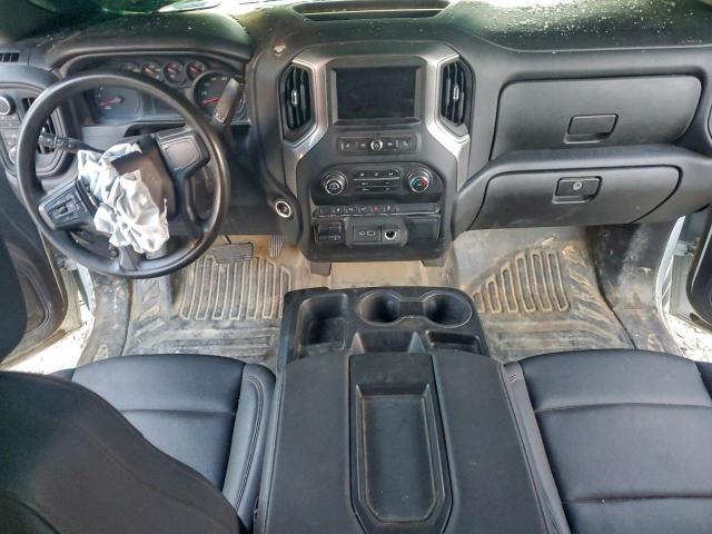 Chevrolet Silverado K2500 Heavy Duty Image 10