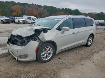  Salvage Chrysler Pacifica