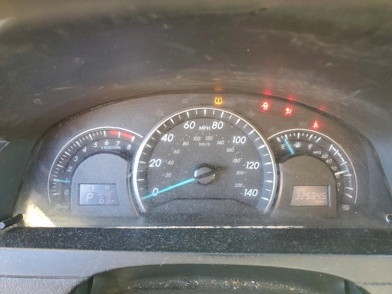 Toyota Camry Base Image 9