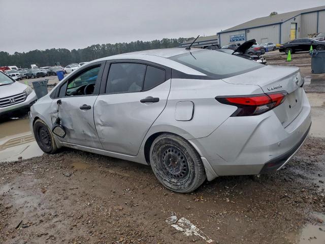 Nissan Versa S Image 4