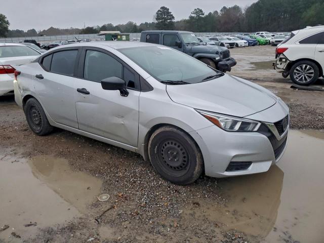 Nissan Versa S Image 12