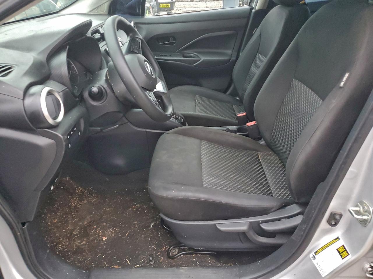 Nissan Versa S Image 5