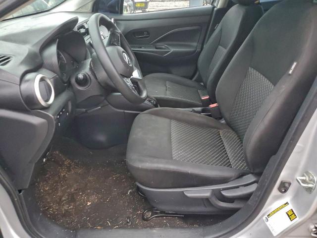 Nissan Versa S Image 5