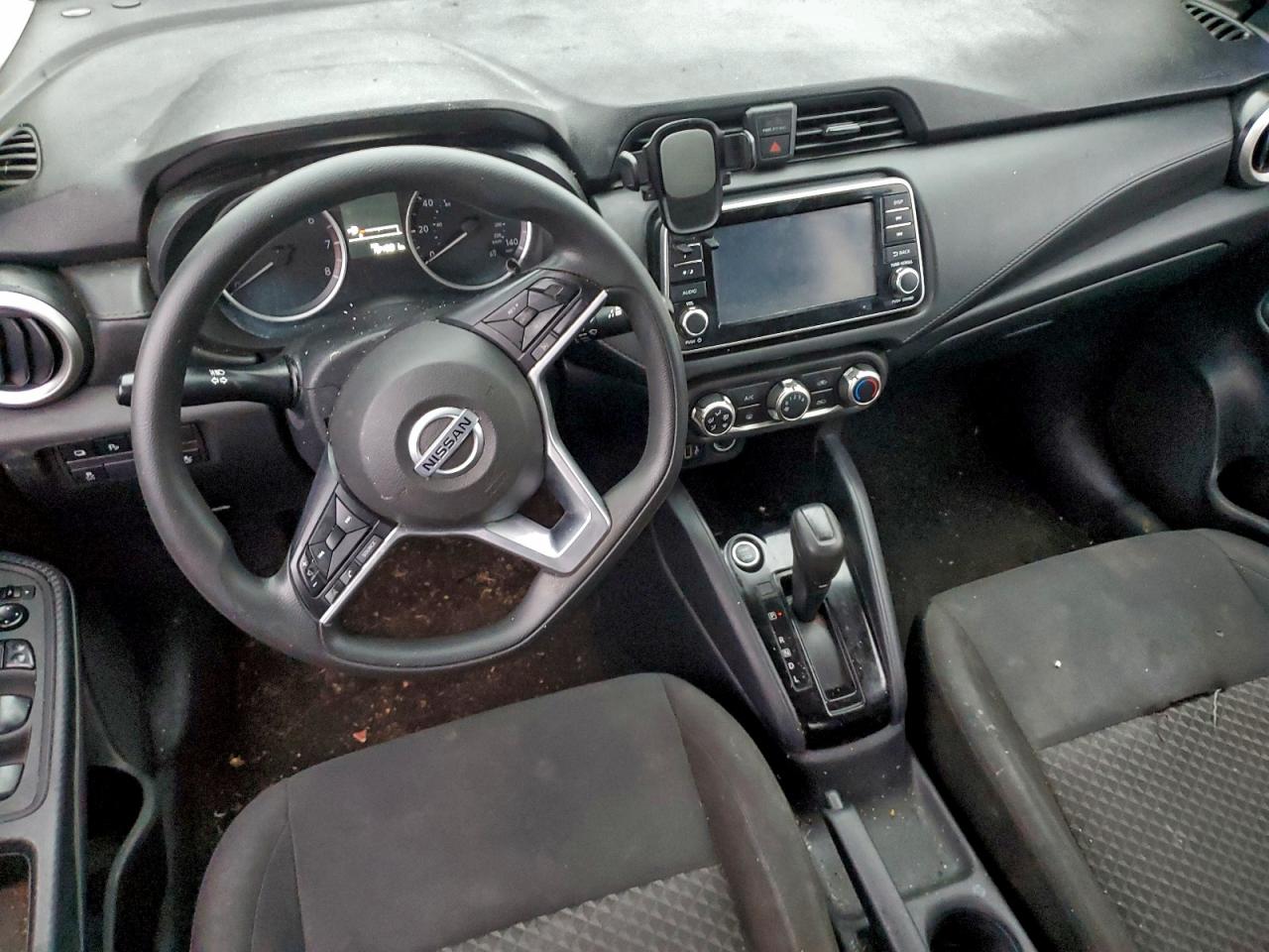 Nissan Versa S Image 11