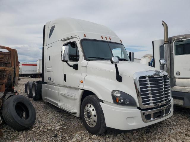  Salvage Freightliner Cascadia 1