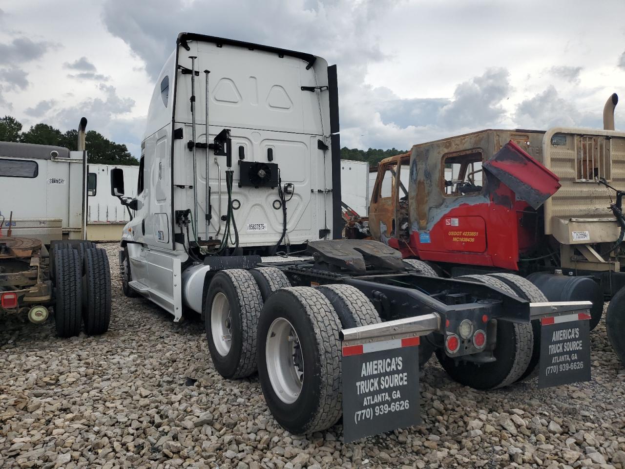 Freightliner Cascadia 1 Image 2