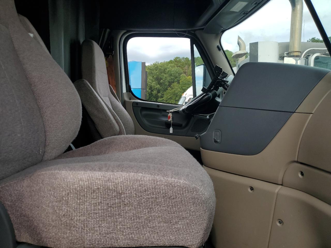 Freightliner Cascadia 1 Image 4