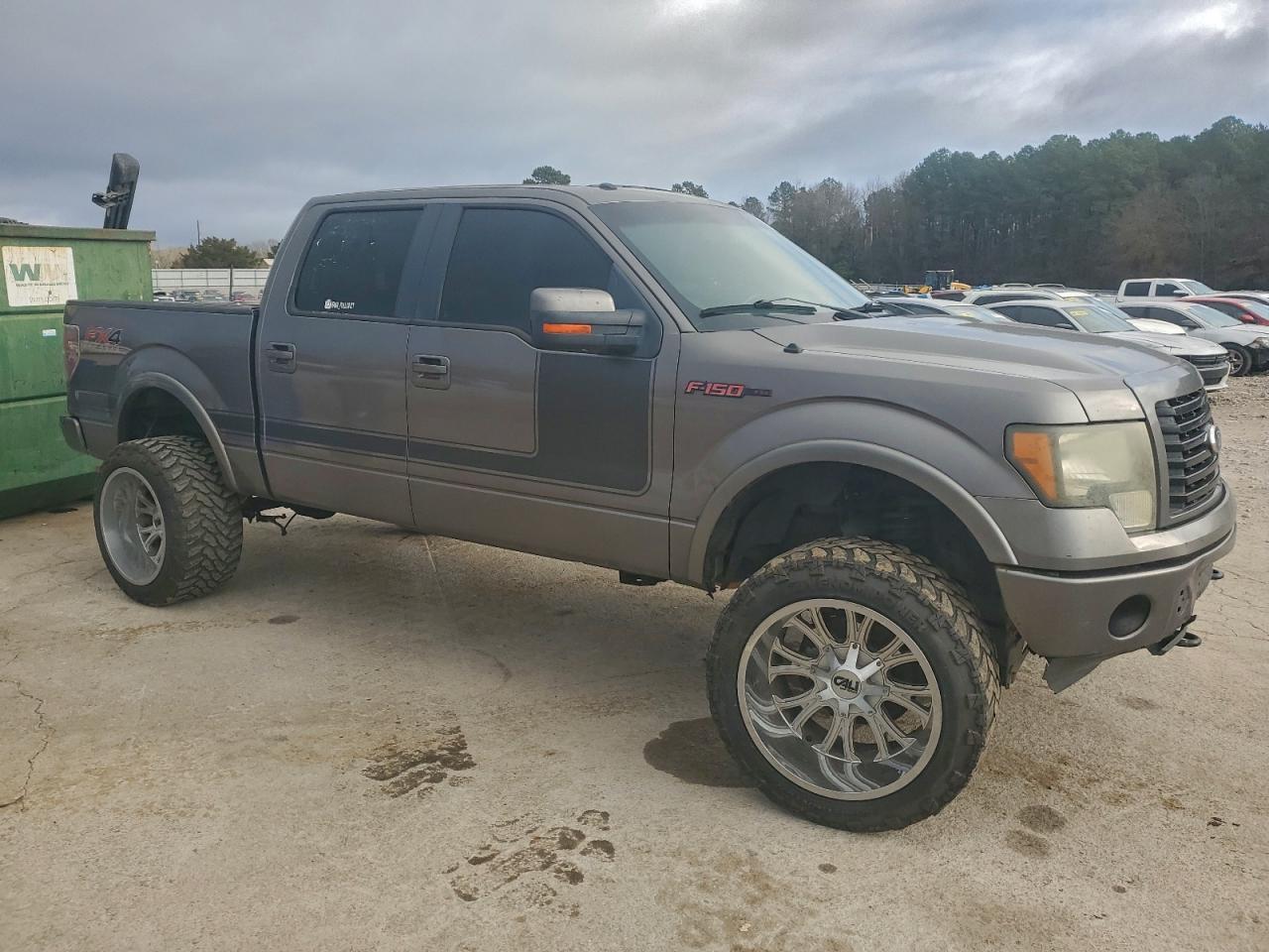 Ford F-150 Supercrew Image 11