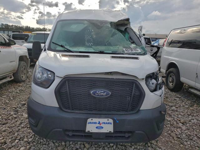 Ford Transit T-250 Image 4