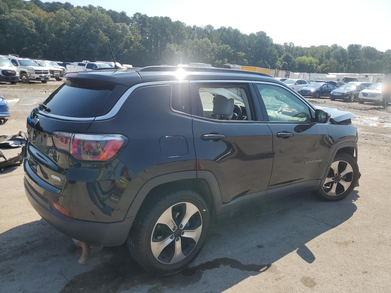 Jeep Compass Latitude Image 4