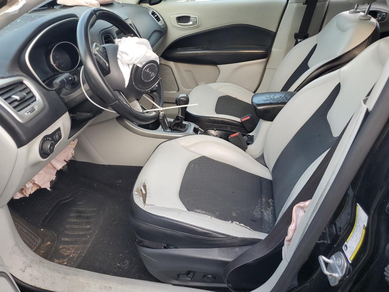 Jeep Compass Latitude Image 3