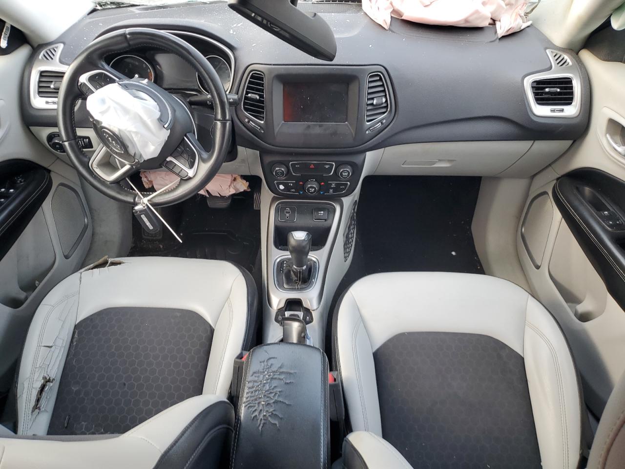 Jeep Compass Latitude Image 6