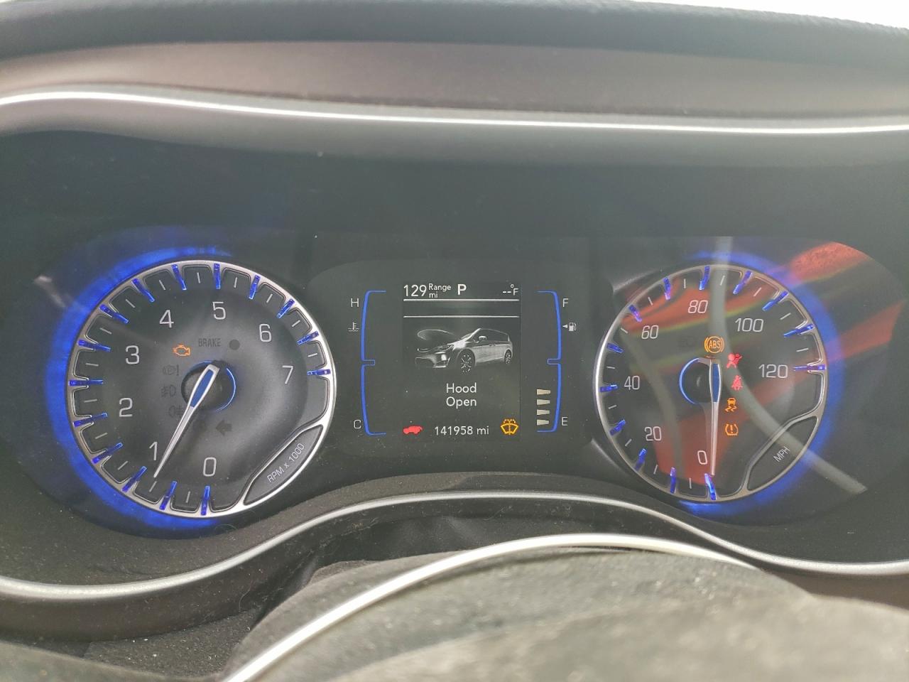 Chrysler Pacifica Touring L Image 7