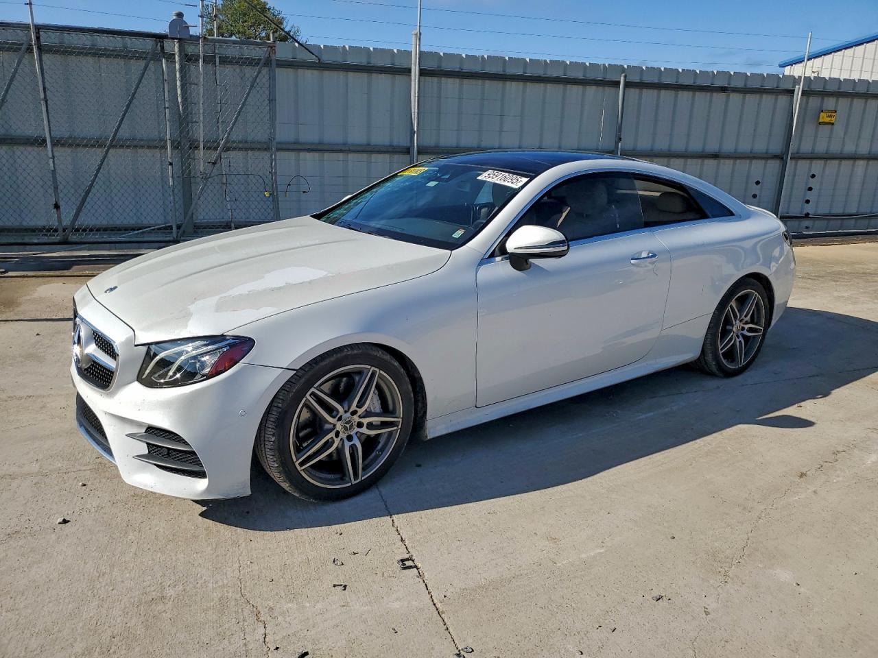 Mercedes-Benz E-Class 400 Image 1