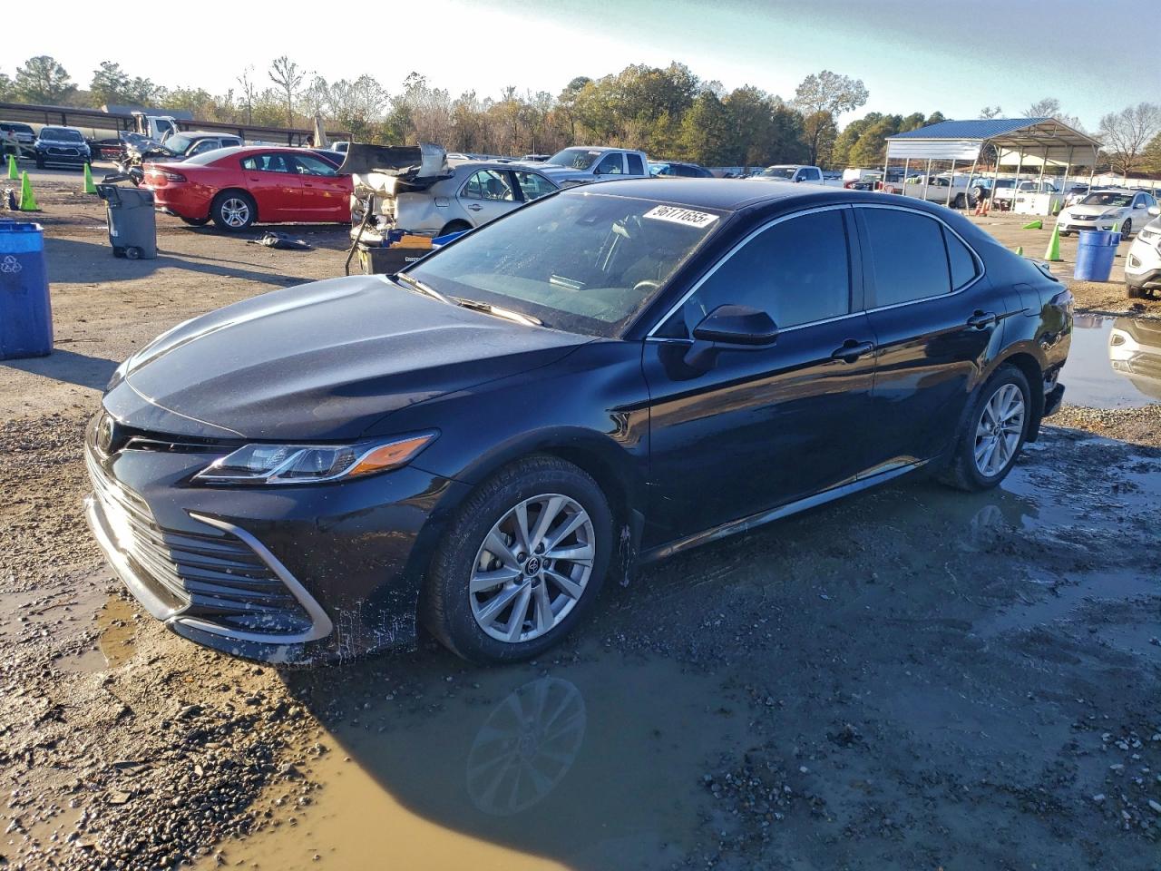 Toyota Camry Le Image 1