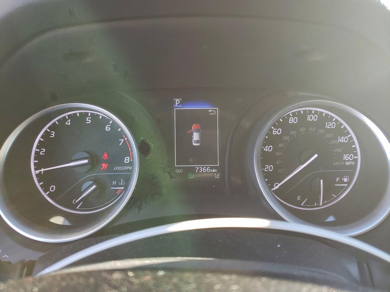 Toyota Camry Le Image 8