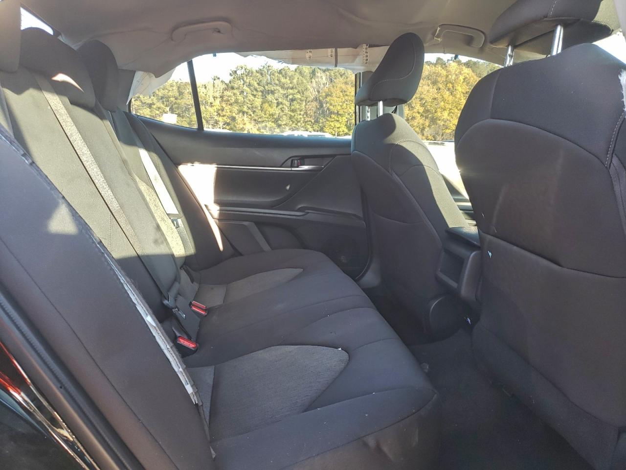 Toyota Camry Le Image 11