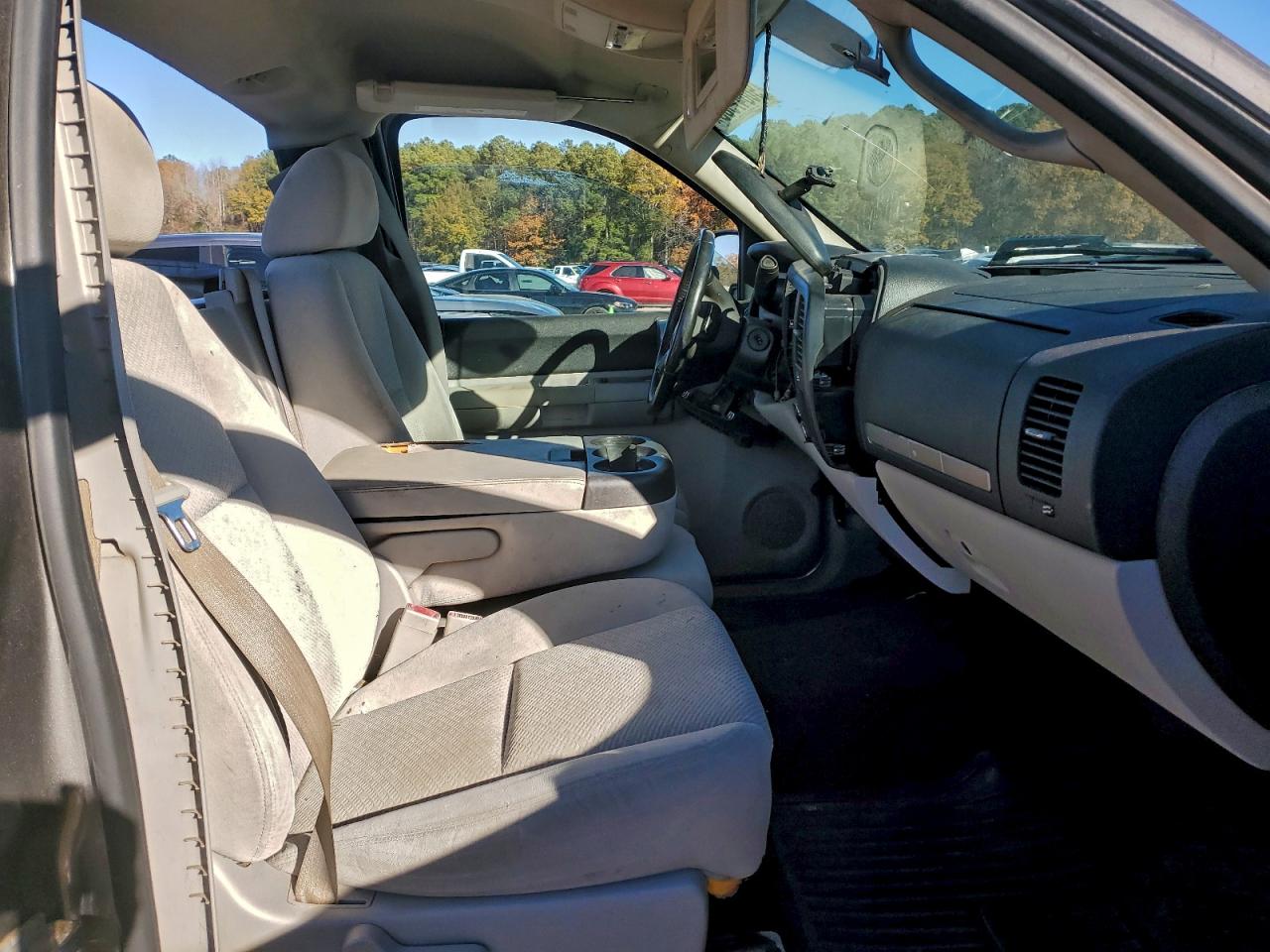 Chevrolet Silverado C1500 Image 8