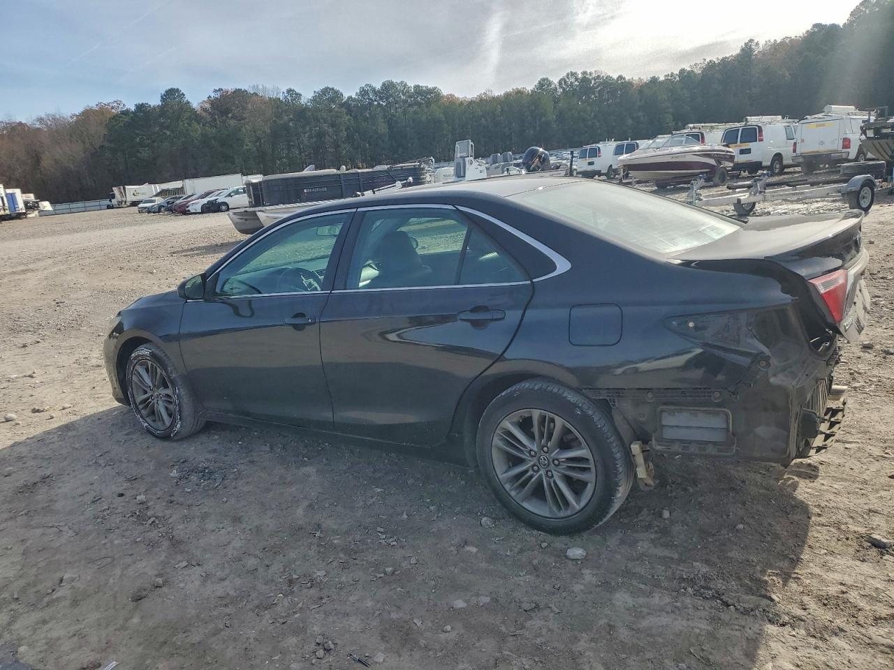 Toyota Camry Le Image 2