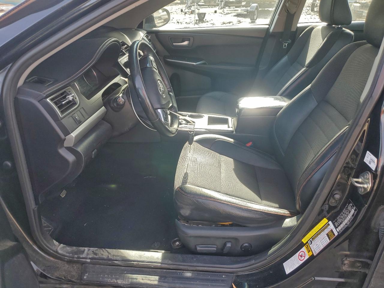 Toyota Camry Le Image 7