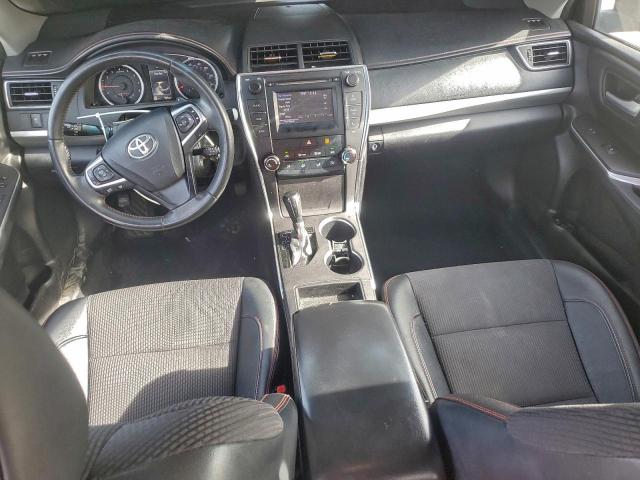 Toyota Camry Le Image 9