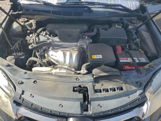 Toyota Camry Le Image 8