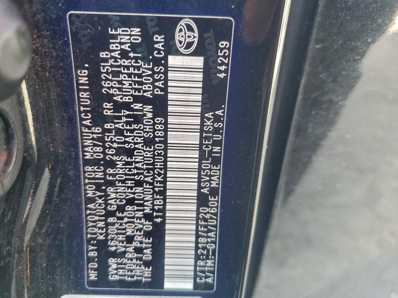 Toyota Camry Le Image 10