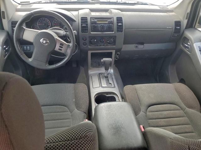 Nissan Pathfinder S Image 7