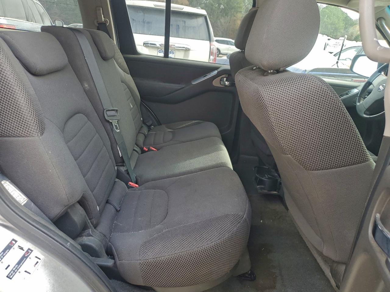 Nissan Pathfinder S Image 8