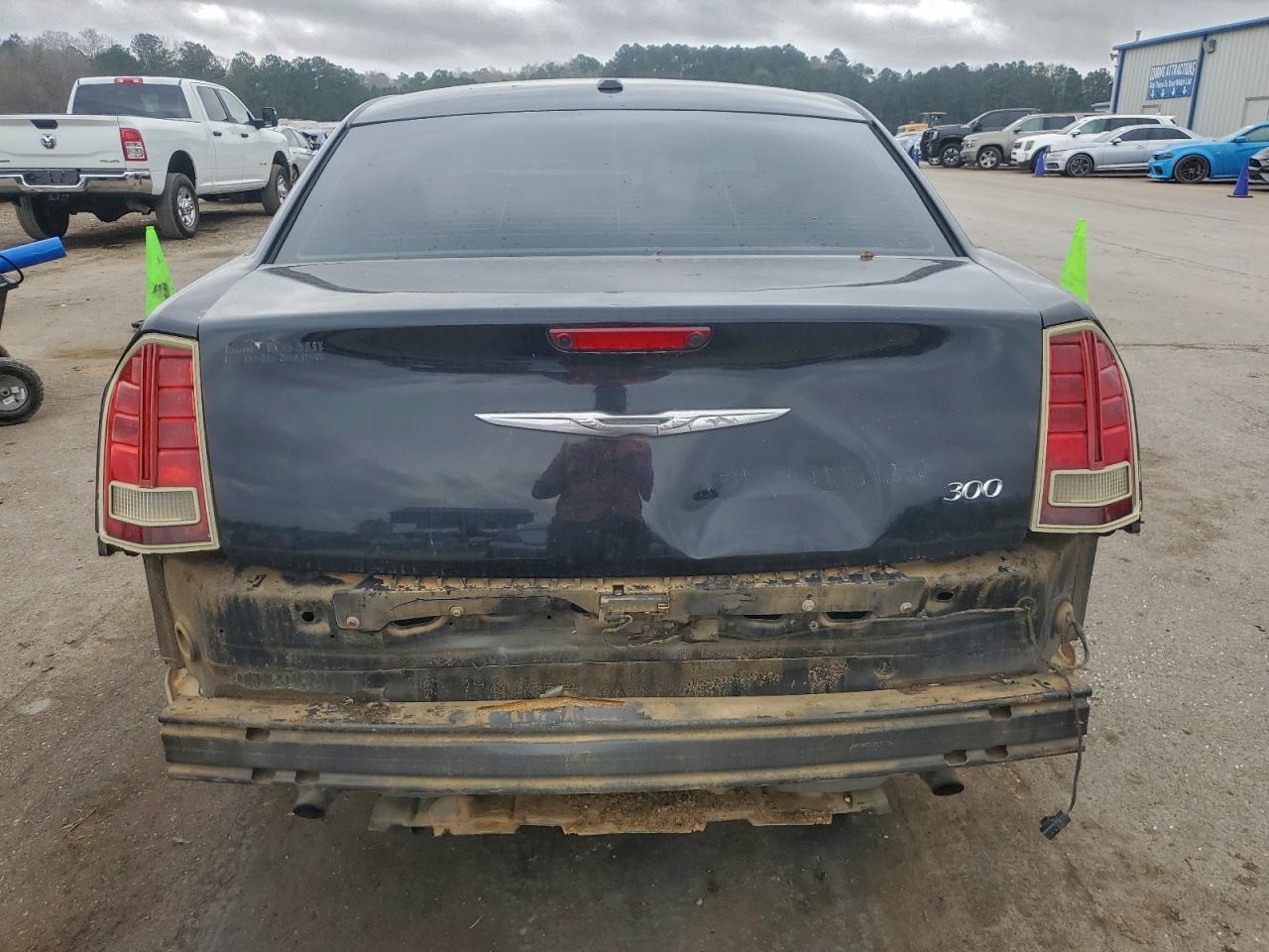 Chrysler 300 Limited Image 5