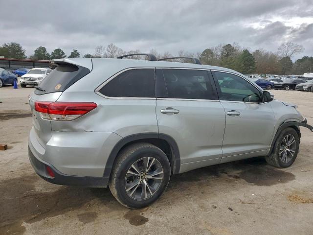 Toyota Highlander Le Image 14