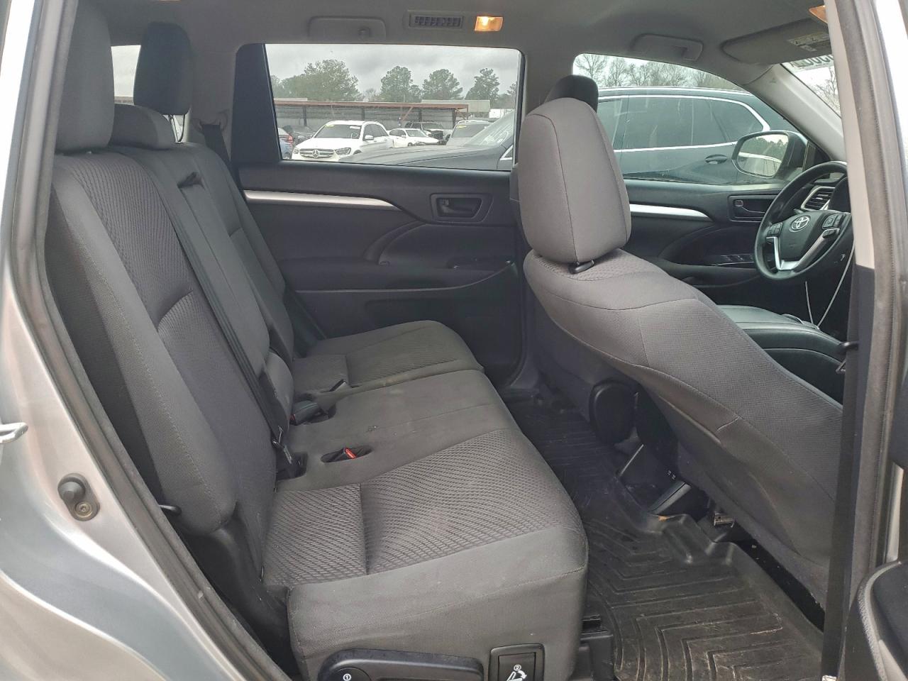 Toyota Highlander Le Image 11