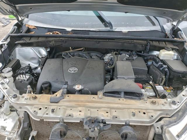 Toyota Highlander Le Image 13