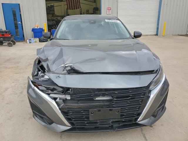 Nissan Altima Sv Image 4