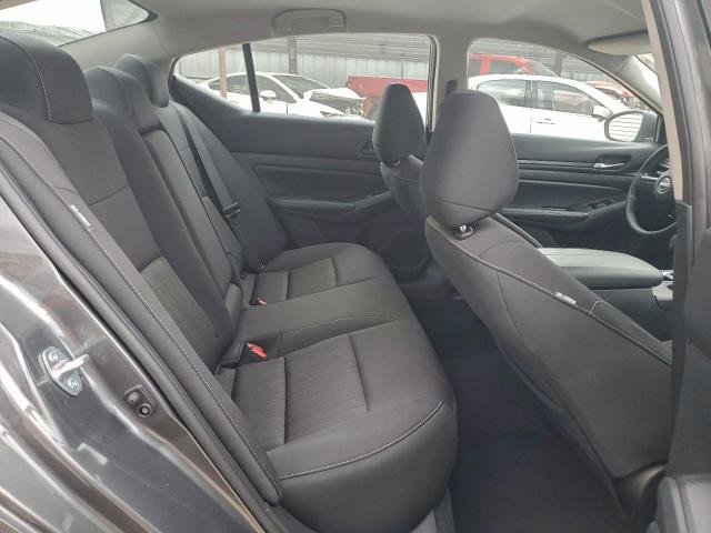 Nissan Altima Sv Image 2